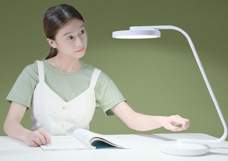 家长们请注意：预防近视从选对护眼灯开始！